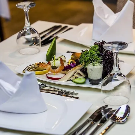 Hotel Avena &
